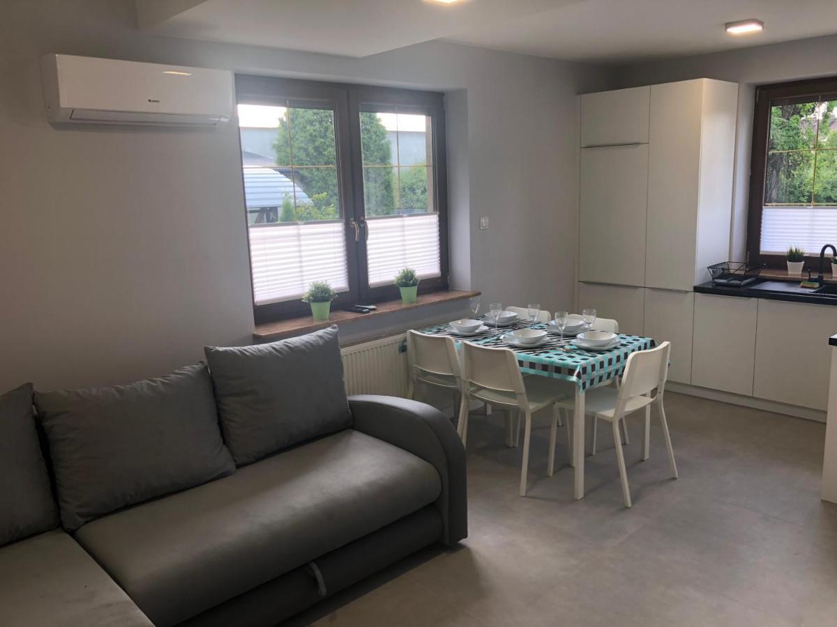 Klimatyzowane Apartamenty I Pokoje Przy Targach Kielce Kültér fotó