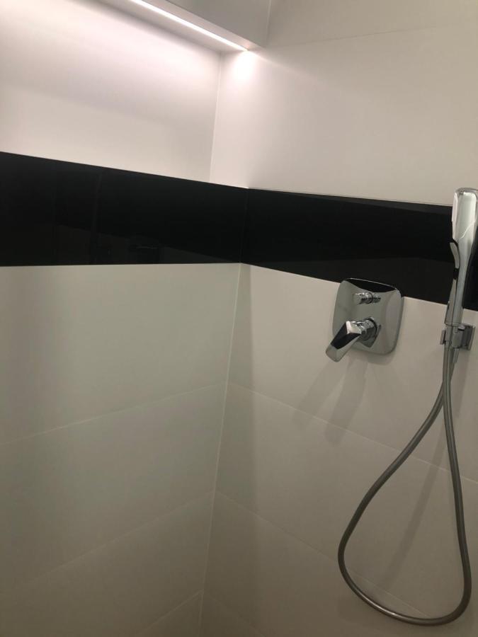 Klimatyzowane Apartamenty I Pokoje Przy Targach Kielce Kültér fotó