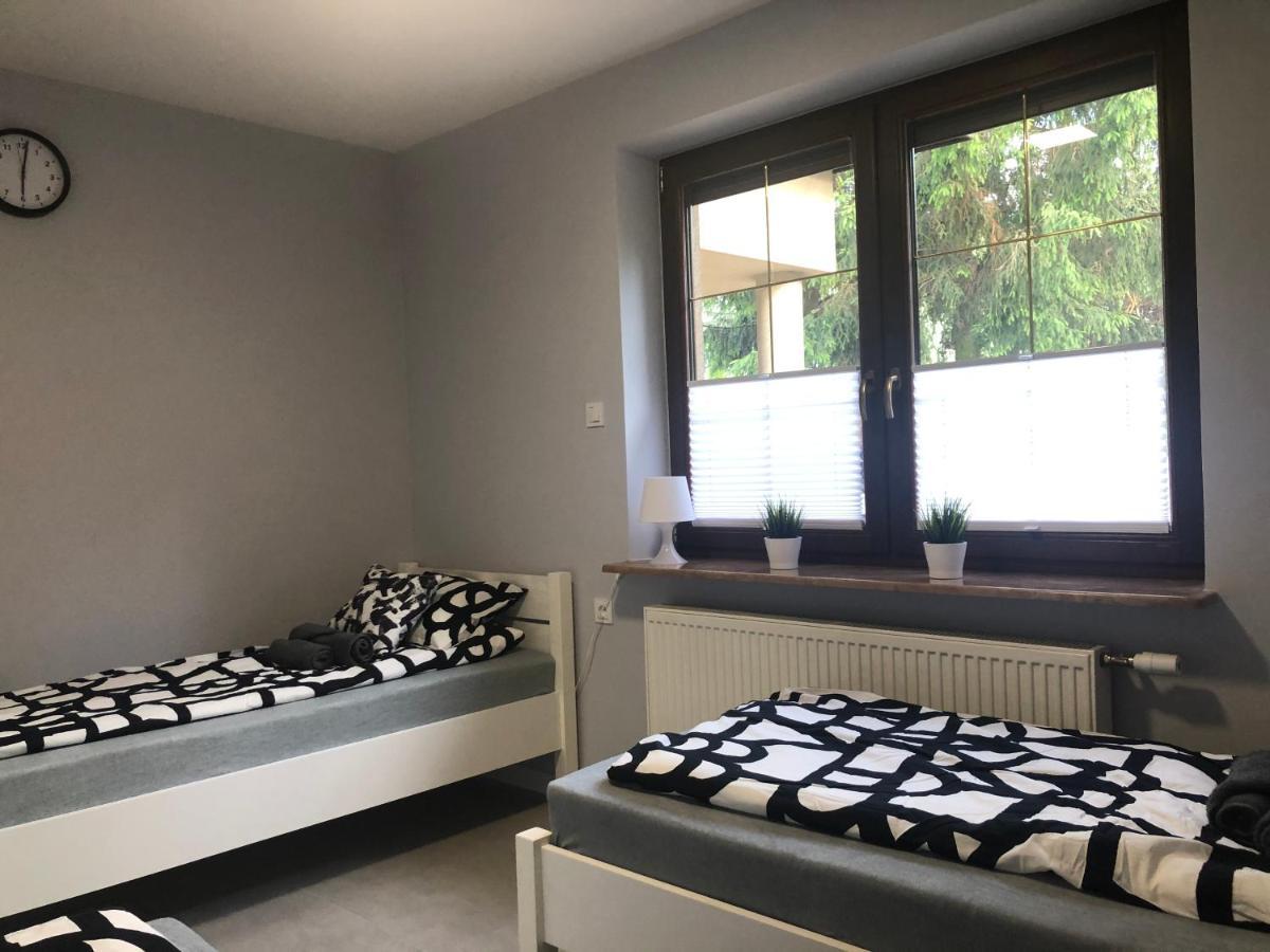 Klimatyzowane Apartamenty I Pokoje Przy Targach Kielce Kültér fotó