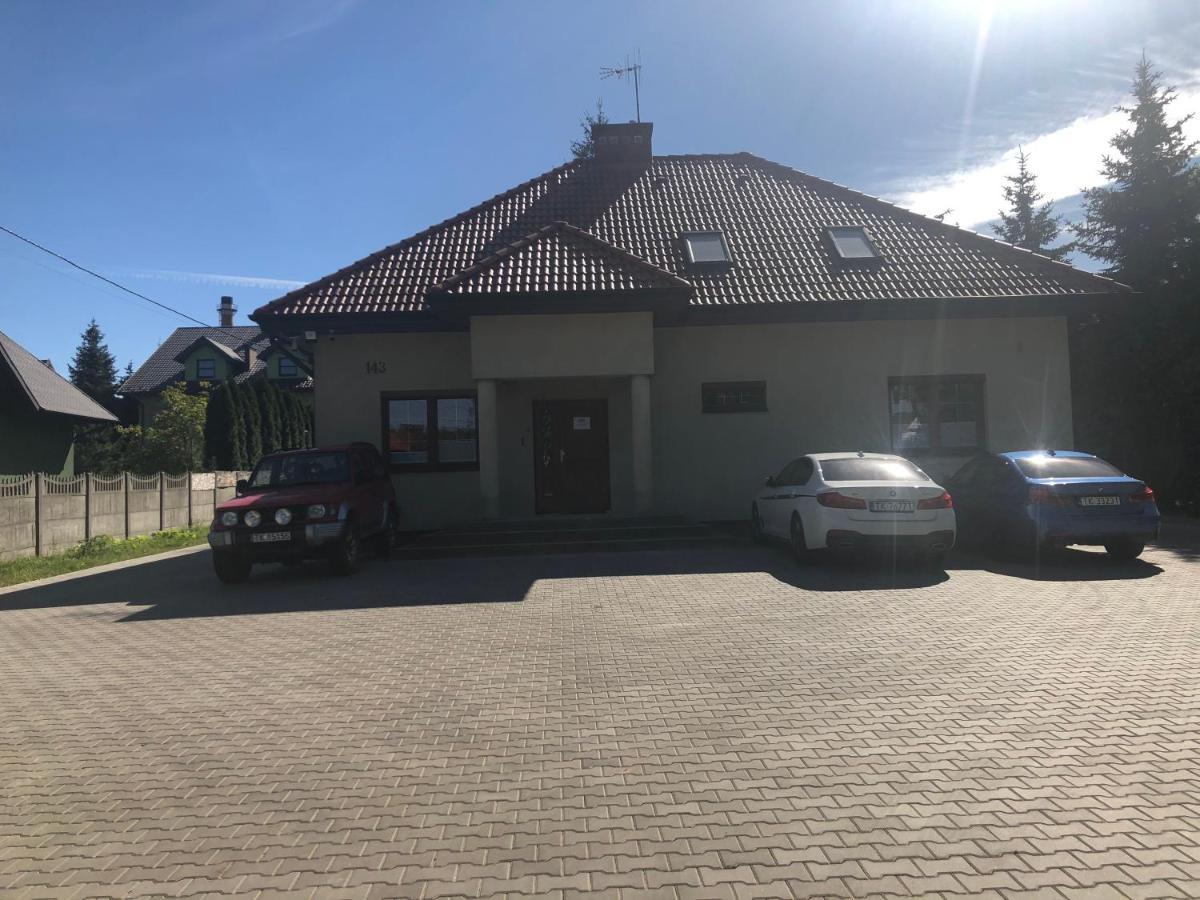 Klimatyzowane Apartamenty I Pokoje Przy Targach Kielce Kültér fotó