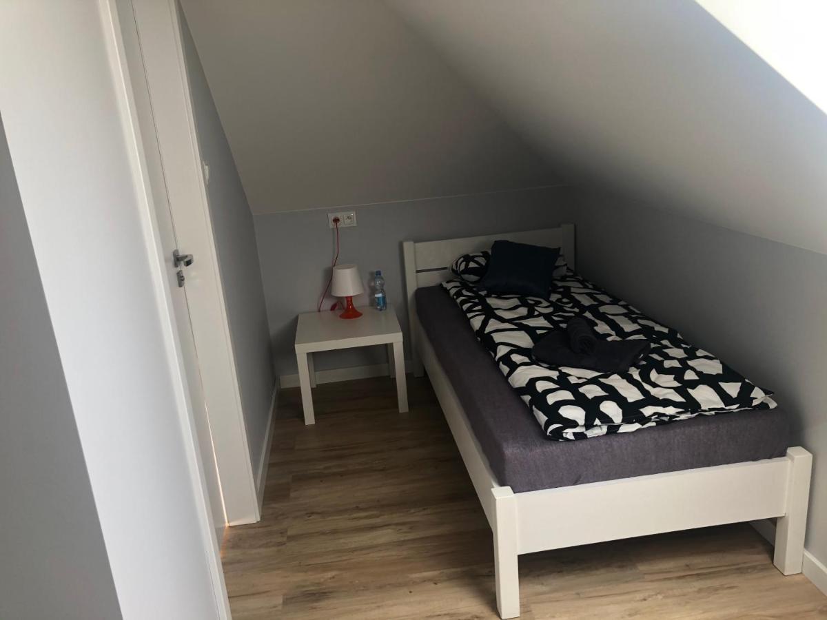 Klimatyzowane Apartamenty I Pokoje Przy Targach Kielce Kültér fotó