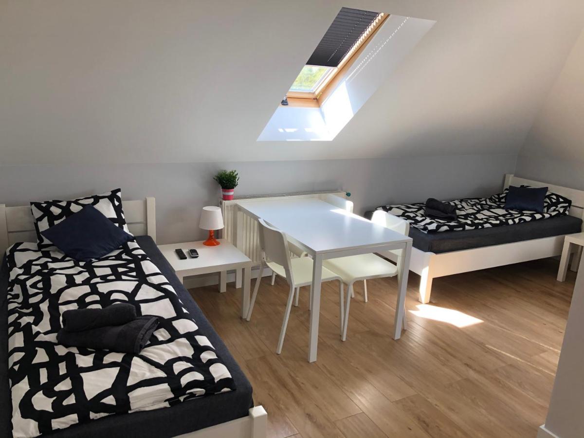 Klimatyzowane Apartamenty I Pokoje Przy Targach Kielce Kültér fotó