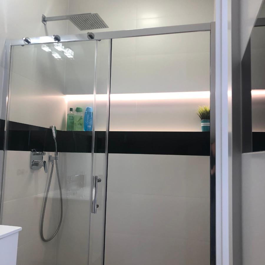 Klimatyzowane Apartamenty I Pokoje Przy Targach Kielce Kültér fotó