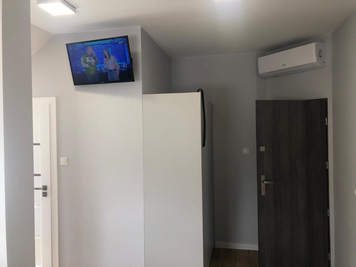Klimatyzowane Apartamenty I Pokoje Przy Targach Kielce Kültér fotó