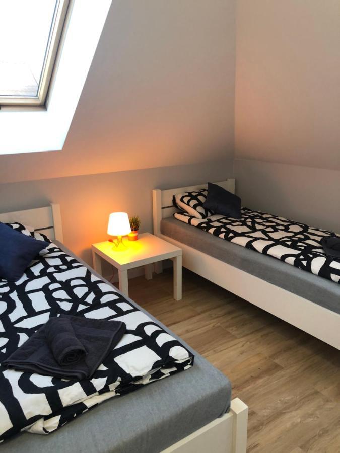 Klimatyzowane Apartamenty I Pokoje Przy Targach Kielce Kültér fotó
