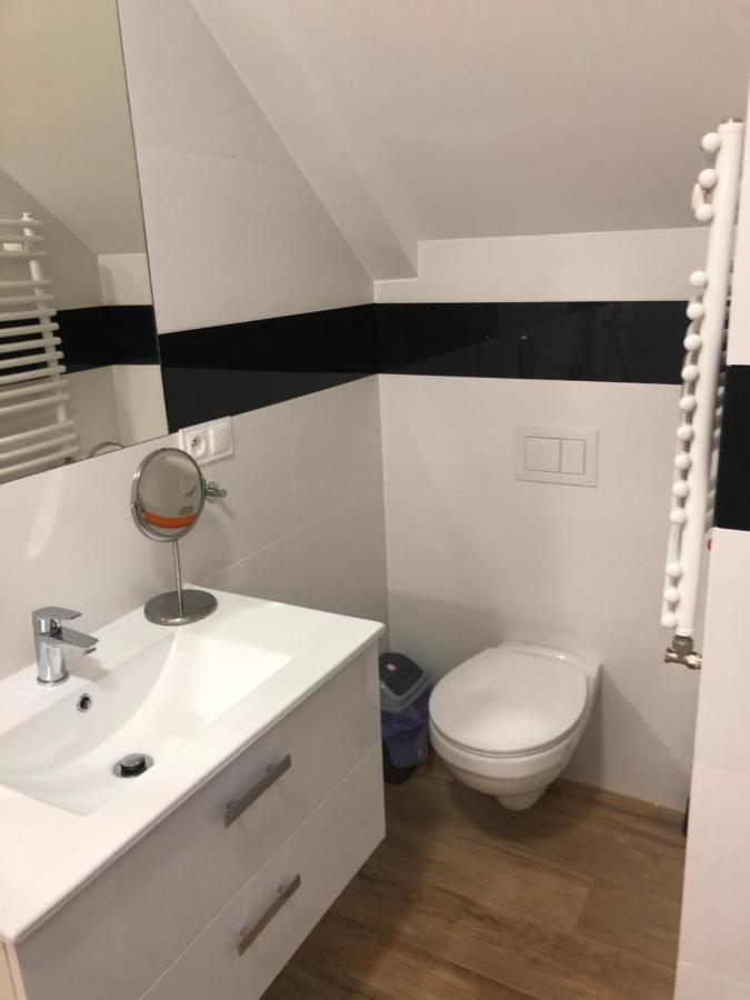 Klimatyzowane Apartamenty I Pokoje Przy Targach Kielce Kültér fotó